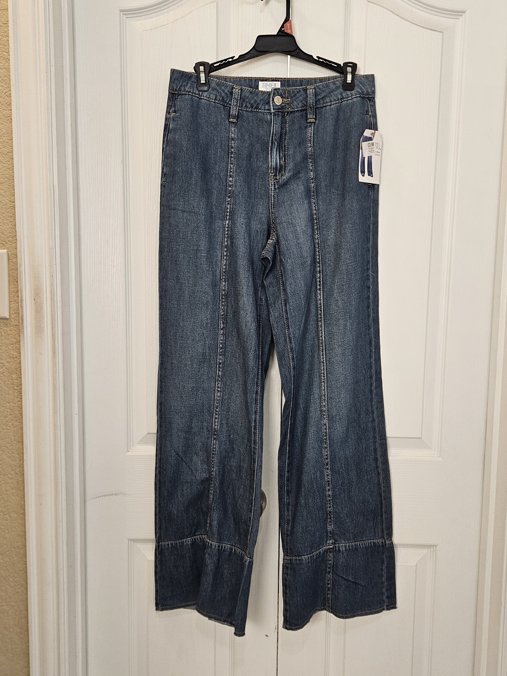 Time and Tru Wide Leg Jeans – Size 2 – New With Tags - Picture 3 of 12